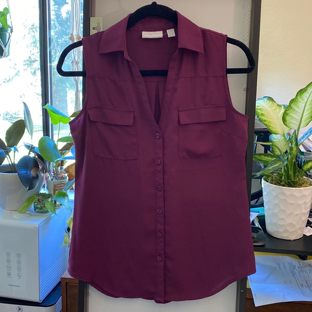 Sleeveless blouse